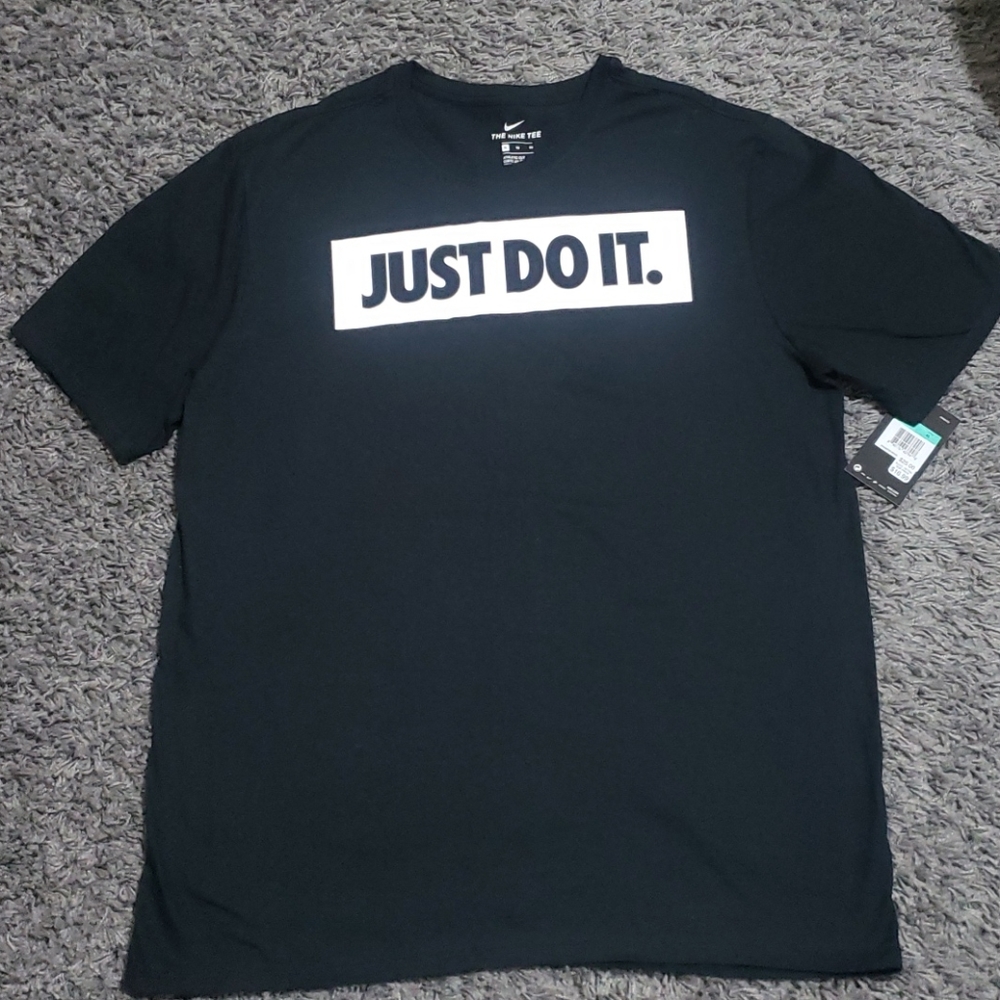 Nike "The Nike Tee" T-shirt